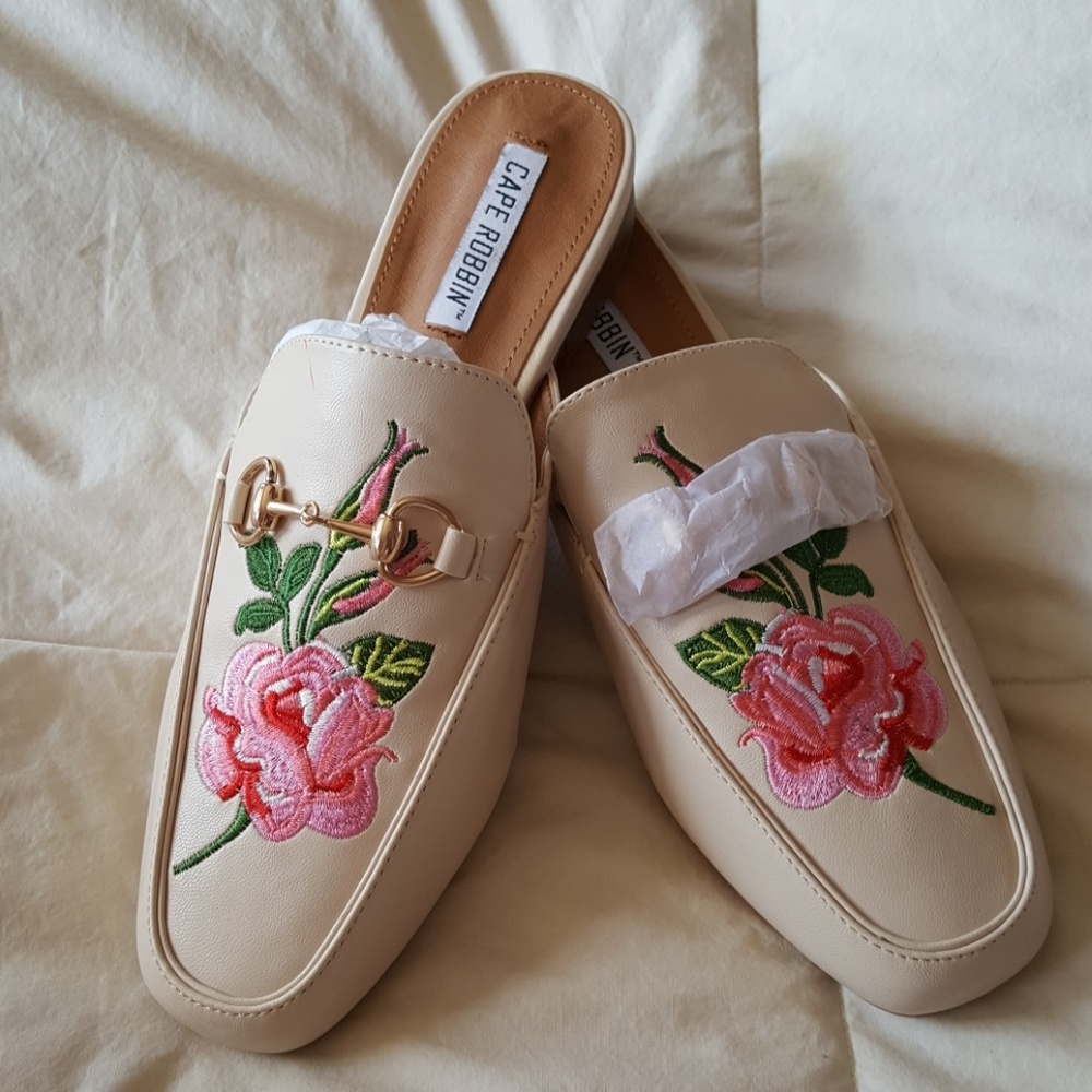 Cape Robbin slip on shoes